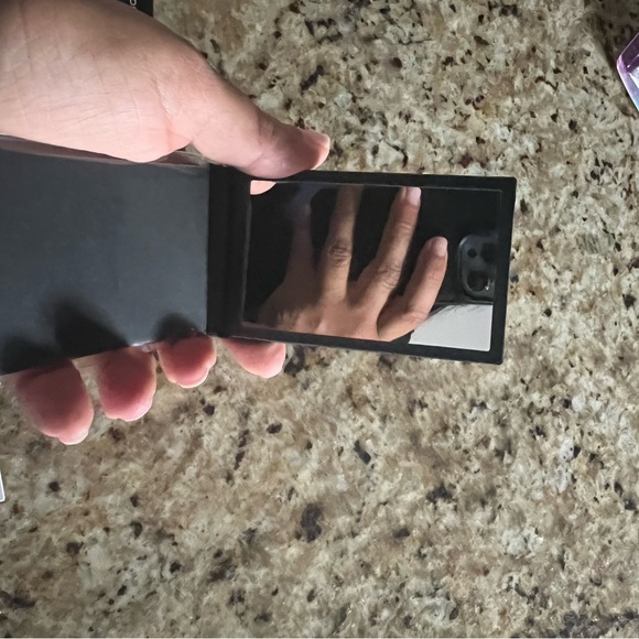 Chanel makeup makeup tissue holder and mirror - Picture 3 of 7